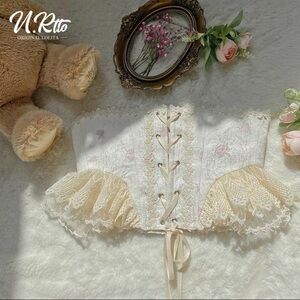 Lace Corset in Cream and White